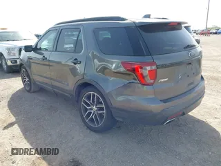2016 Ford Explorer Sport z VIN 1FM5K8GT0GGA24715, wystawiony jako IAAI lot #41745219 z przebiegiem 124 140 mil mil oraz . Historia ofert i sprzedaży dostępna na DreamBid. Obrazek 3.