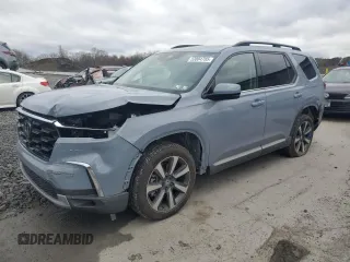 2025 Honda Pilot Touring с VIN 5FNYG1H7XSB081003, выставлен на аукционе Copart как лот 53084785 с пробегом 3 162 миль миль и Списание • Salvage title. История ставок и продаж доступна на DreamBid. Изображение 1.