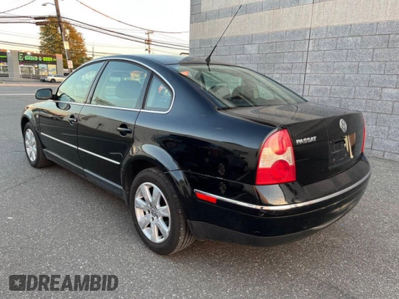 2003 Volkswagen Passat GLS z VIN WVWPD63B03P253883, wystawiony jako Copart lot #60533185 z przebiegiem 170 000 mil mil oraz Czysty tytuł • Clean title. Historia ofert i sprzedaży dostępna na DreamBid. Obrazek 3.