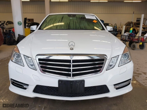 2013 Mercedes-Benz E-Class E 350 Luxury with VIN WDDHF8JBXDA745134, listed as a IAAI auction lot 41560286 with 125,208 mi miles. Bid and sale history available at carsss.com. Image 12.