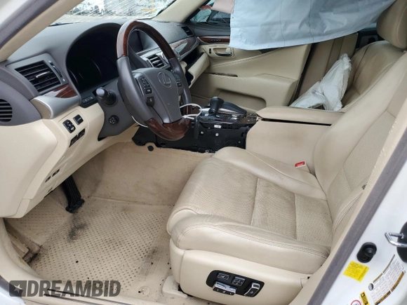 2013 Lexus LS 460 L z VIN JTHGL5EF1D5047481, wystawiony jako Copart lot #58738095 z przebiegiem 93 775 mil mil oraz Szkoda całkowita • Salvage title. Historia ofert i sprzedaży dostępna na DreamBid. Obrazek 7.