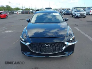 2020 Mazda 3 Select с VIN 3MZBPACL9LM131720, выставлен на аукционе IAAI как лот 41699018 с пробегом 63 627 миль миль и . История ставок и продаж доступна на DreamBid. Изображение 13.