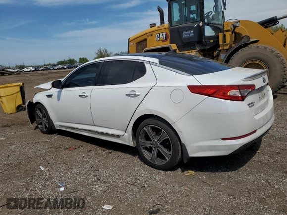 2013 Kia Optima SX z VIN 5XXGR4A61DG152999, wystawiony jako Copart lot #55852445 z przebiegiem 124 825 mil mil oraz Szkoda całkowita • Salvage title. Historia ofert i sprzedaży dostępna na DreamBid. Obrazek 2.