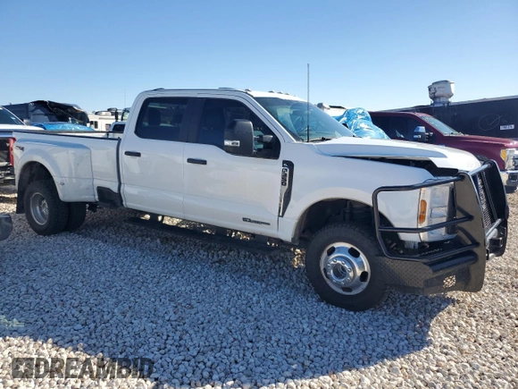 2024 Ford F-350 XL with VIN 1FT8W3DT5REC15672, listed as a Copart auction lot 42740805 with 30,713 mi miles and Salvage Title. Bid and sale history available at DreamBid. Image 4.