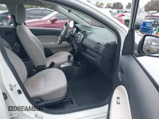 2017 Mitsubishi Mirage ES z VIN ML32F3FJ0HHF17312, wystawiony jako IAAI lot #42146861 z przebiegiem 124 038 mil mil oraz . Historia ofert i sprzedaży dostępna na DreamBid. Obrazek 5.