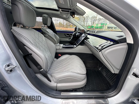 2021 Mercedes-Benz S 580 z VIN W1K6G7GB8MA039284, wystawiony jako Copart lot #51819575 z przebiegiem 77 726 mil mil oraz Czysty tytuł • Clean title. Historia ofert i sprzedaży dostępna na DreamBid. Obrazek 5.