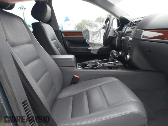 2007 Volkswagen Touareg V6 with VIN WVGZE77L97D011501, listed as a IAAI auction lot 41407720 with Not Provided miles and . Bid and sale history available at DreamBid. Image 5.