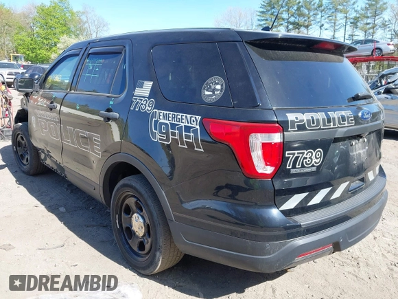 2018 Ford Police Interceptor Utility z VIN 1FM5K8AR9JGC17739, wystawiony jako IAAI lot #42134465 z przebiegiem 134 939 mil mil oraz . Historia ofert i sprzedaży dostępna na DreamBid. Obrazek 3.