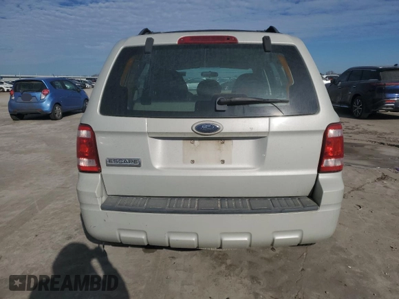 2008 Ford Escape XLS z VIN 1FMCU02Z78KE31704, wystawiony jako Copart lot #45279665 z przebiegiem Nie podano mil oraz Czysty tytuł • Clean title. Historia ofert i sprzedaży dostępna na DreamBid. Obrazek 6.