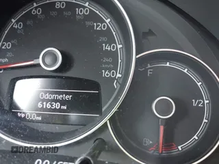 2017 Volkswagen Beetle Fleet с VIN 3VWF17AT4HM626004, выставлен на аукционе IAAI как лот 42147504 с пробегом 67 929 миль миль и . История ставок и продаж доступна на DreamBid. Изображение 15.