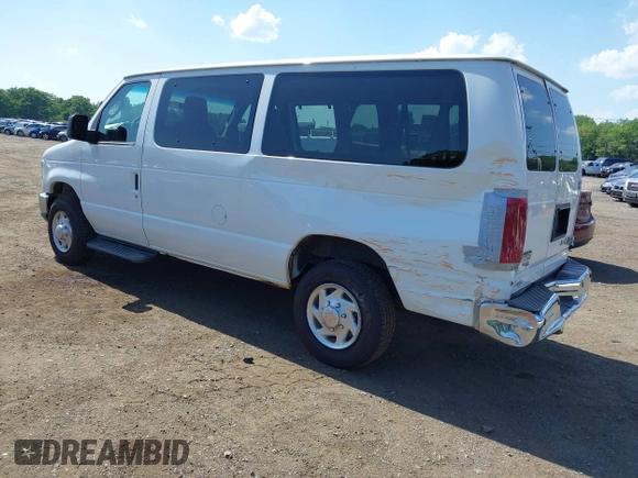 2013 Ford Econoline Passenger XL with VIN 1FBNE3BL6DDA13595, listed as a IAAI auction lot 42570942 with 135,652 mi miles and . Bid and sale history available at DreamBid. Image 3.