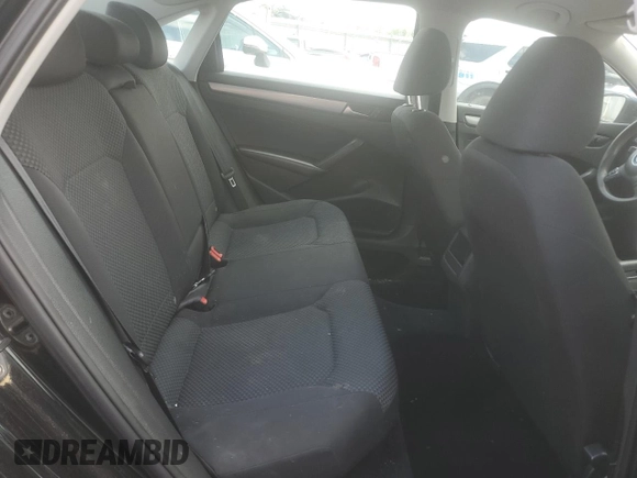 2014 Volkswagen Passat S z VIN 1VWAS7A34EC025857, wystawiony jako Copart lot #55750215 z przebiegiem 221 764 mil mil oraz Czysty tytuł • Clean title. Historia ofert i sprzedaży dostępna na DreamBid. Obrazek 10.