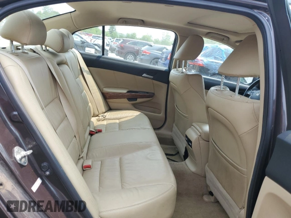 2011 Honda Accord EX-L z VIN 1HGCP3F82BA016447, wystawiony jako Copart lot #59323475 z przebiegiem 174 297 mil mil oraz Szkoda całkowita • Salvage title. Historia ofert i sprzedaży dostępna na DreamBid. Obrazek 10.