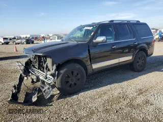 2011 Lincoln Navigator z VIN 5LMJJ2H54BEJ04714, wystawiony jako Copart lot #83490764 z przebiegiem 82 685 mil mil oraz Szkoda całkowita • Salvage title. Historia ofert i sprzedaży dostępna na DreamBid. Obrazek 1.