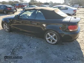 2013 BMW 1 Series 128i z VIN WBAUN1C52DVR01683, wystawiony jako Copart lot #88423465 z przebiegiem 111 157 mil mil oraz Szkoda całkowita • Salvage title. Historia ofert i sprzedaży dostępna na DreamBid. Obrazek 2.
