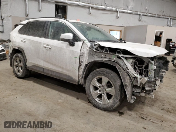 2020 Toyota RAV4 XLE with VIN 2T3P1RFV3LC131752, listed as a Copart auction lot 47188525 with 166,586 mi miles and Salvage Title. Bid and sale history available at DreamBid. Image 4.