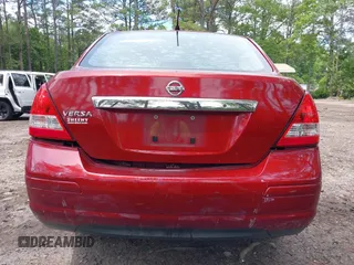 2010 Nissan Versa S с VIN 3N1BC1AP3AL458043, выставлен на аукционе IAAI как лот 42325382 с пробегом 224 639 миль миль и . История ставок и продаж доступна на DreamBid. Изображение 6.