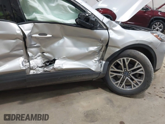 2020 Ford Escape SEL z VIN 1FMCU9H65LUA49816, wystawiony jako IAAI lot #42671041 z przebiegiem 32 541 mil mil oraz . Historia ofert i sprzedaży dostępna na DreamBid. Obrazek 6.
