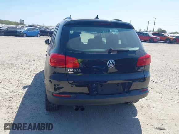 2017 Volkswagen Tiguan S z VIN WVGBV7AX8HK049943, wystawiony jako IAAI lot #42055240 z przebiegiem 113 330 mil mil oraz . Historia ofert i sprzedaży dostępna na DreamBid. Obrazek 17.