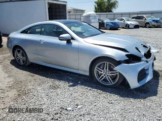 2018 Mercedes-Benz E 400 with VIN WDD1J6FB0JF045862, listed as a Copart auction lot 54584075 with 43,455 mi miles and Salvage Title. Bid and sale history available at DreamBid. Image 4.