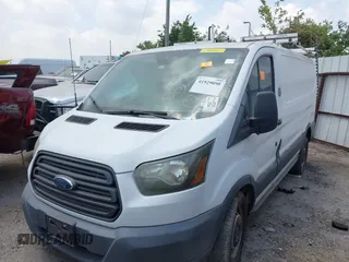 2016 Ford Transit Cargo z VIN 1FTYR1ZM5GKA09697, wystawiony jako IAAI lot #41929098 z przebiegiem 98 790 mil mil oraz . Historia ofert i sprzedaży dostępna na DreamBid. Obrazek 2.
