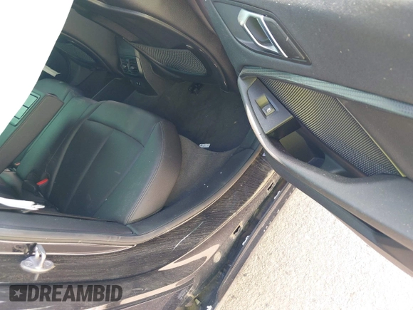 2021 BMW 2 Series 228i xDrive z VIN WBA73AK00M7H55073, wystawiony jako IAAI lot #42863620 z przebiegiem Nie podano mil oraz . Historia ofert i sprzedaży dostępna na DreamBid. Obrazek 8.