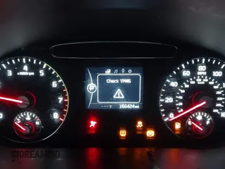 2016 Kia Sorento LX with VIN 5XYPGDA32GG128755, listed as a IAAI auction lot 41025327 with 166,424 mi miles. Bid and sale history available at carsss.com. Image 7.