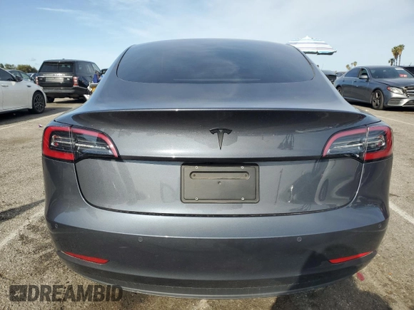 2022 Tesla Model 3 z VIN 5YJ3E1EA1NF337727, wystawiony jako Copart lot #51175655 z przebiegiem 40 551 mil mil oraz Szkoda całkowita • Salvage title. Historia ofert i sprzedaży dostępna na DreamBid. Obrazek 6.