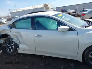 2018 Nissan Altima SR with VIN 1N4AL3AP6JC143033, listed as a IAAI auction lot 41829376 with Not Provided miles and . Bid and sale history available at carsss.com. Image 14.
