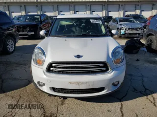 2016 MINI Countryman with VIN WMWZB3C58GWM33239, listed as a Copart auction lot 89364605 with 152,358 mi miles and Salvage title. Bid and sale history available at DreamBid. Image 5.