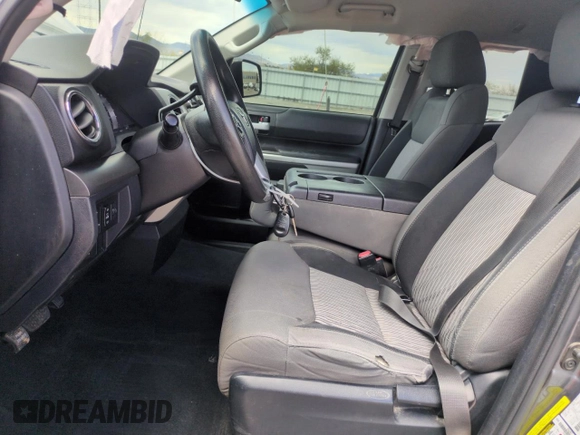2017 Toyota Tundra SR z VIN 5TFUW5F19HX656990, wystawiony jako Copart lot #51087865 z przebiegiem 123 481 mil mil oraz Szkoda całkowita • Salvage title. Historia ofert i sprzedaży dostępna na DreamBid. Obrazek 7.