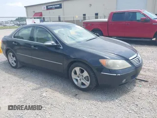 2005 Acura RL z VIN JH4KB16545C018873, wystawiony jako IAAI lot #42423476 z przebiegiem 237 834 mil mil oraz . Historia ofert i sprzedaży dostępna na DreamBid. Obrazek 1.