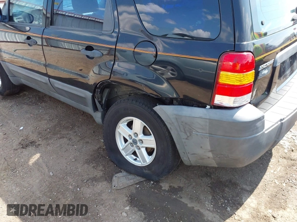 2007 Ford Escape XLS с VIN 1FMYU02ZX7KB08803, выставлен на аукционе IAAI как лот 41878290 с пробегом 163 983 миль миль и . История ставок и продаж доступна на DreamBid. Изображение 6.