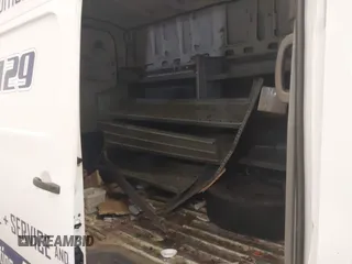 2017 Nissan NV Cargo SV z VIN 1N6BF0LY7HN808530, wystawiony jako IAAI lot #41222479 z przebiegiem 178 092 mil mil oraz . Historia ofert i sprzedaży dostępna na DreamBid. Obrazek 8.