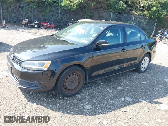 2014 Volkswagen Jetta SE with VIN 3VWD17AJ0EM393384, listed as a IAAI auction lot 42661590 with 118,385 mi miles and . Bid and sale history available at DreamBid. Image 2.