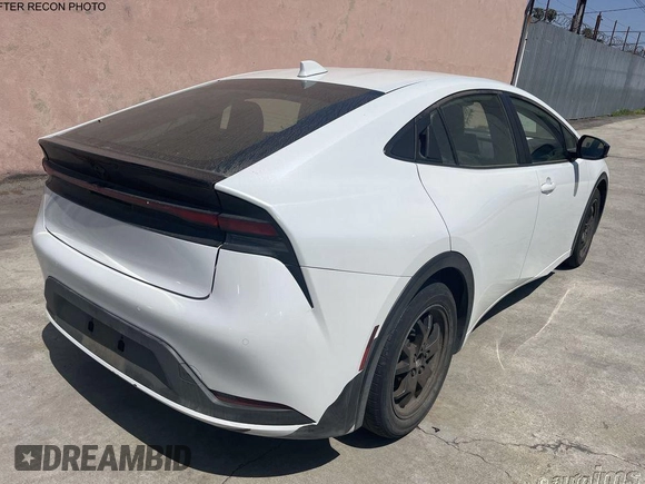 2023 Toyota Prius LE z VIN JTDACAAU1P3001962, wystawiony jako IAAI lot #42424037 z przebiegiem 23 945 mil mil oraz . Historia ofert i sprzedaży dostępna na DreamBid. Obrazek 3.