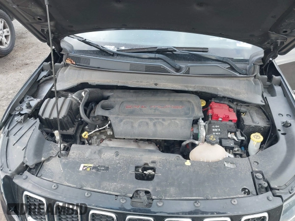 2019 Jeep Compass Latitude with VIN 3C4NJDBB1KT839413, listed as a IAAI auction lot 41437378 with 66,595 mi miles and . Bid and sale history available at DreamBid. Image 10.