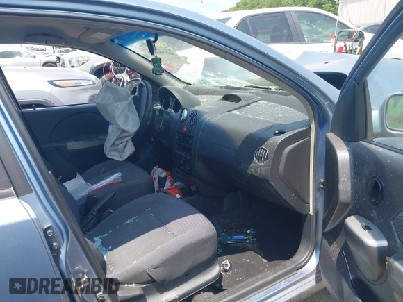 2006 Chevrolet Aveo LT z VIN KL1TG56636B557846, wystawiony jako IAAI lot #42398806 z przebiegiem 130 219 mil mil oraz . Historia ofert i sprzedaży dostępna na DreamBid. Obrazek 5.