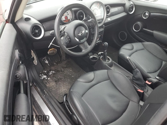 2013 MINI Hardtop S with VIN WMWSV3C56DT389389, listed as a Copart auction lot 89288615 with 85,001 mi miles and Salvage title. Bid and sale history available at DreamBid. Image 8.