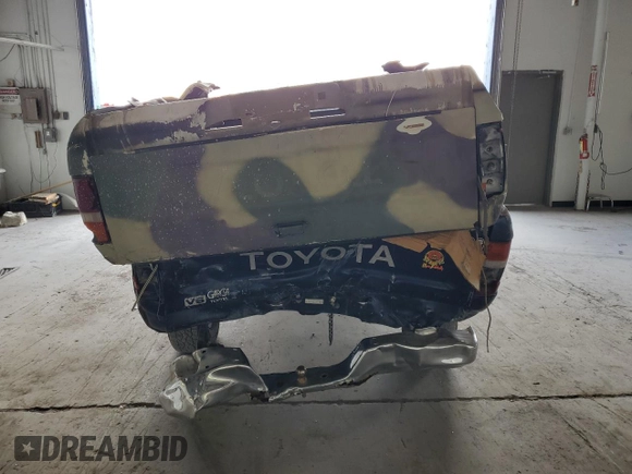 1992 Toyota Pickup DLX z VIN JT4VN13D0N5078994, wystawiony jako Copart lot #65777924 z przebiegiem 286 288 mil mil oraz Szkoda całkowita • Salvage title. Historia ofert i sprzedaży dostępna na DreamBid. Obrazek 6.