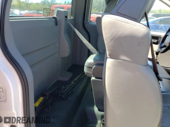 2005 Ford F-150 XL with VIN 1FTRF12W95NB02727, listed as a Copart auction lot 49849705 with 331,135 mi miles and Salvage Title. Bid and sale history available at carsss.com. Image 10.