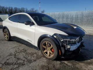2024 Ford Mustang Mach-E Premium z VIN 3FMTK3SUXRMA03177, wystawiony jako Copart lot #51837465 z przebiegiem 7 224 mil mil oraz Szkoda całkowita • Salvage title. Historia ofert i sprzedaży dostępna na DreamBid. Obrazek 4.