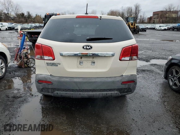 2011 Kia Sorento LX with VIN 5XYKTCA17BG014936, listed as a Copart auction lot 51420305 with 190,082 mi miles and Clean Title. Bid and sale history available at DreamBid. Image 6.