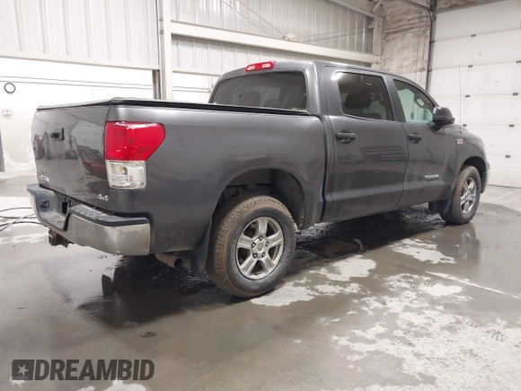 2011 Toyota Tundra z VIN 5TFDY5F15BX165995, wystawiony jako IAAI lot #41974036 z przebiegiem 278 309 mil mil oraz . Historia ofert i sprzedaży dostępna na DreamBid. Obrazek 4.
