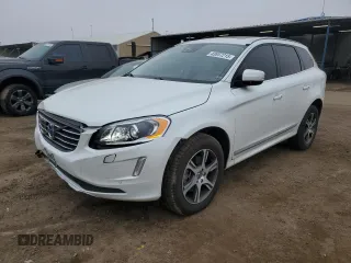 2015 Volvo XC60 T6 Platinum with VIN YV4902RMXF2721719, listed as a Copart auction lot 43857215 with 44,579 mi miles and Clean Title. Bid and sale history available at carsss.com. Image 1.
