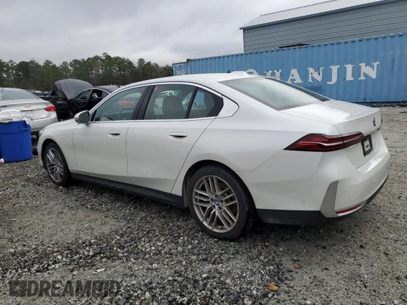 2024 BMW 5 Series 530i with VIN WBA43FJ00RCP86191, listed as a Copart auction lot 45286895 with 31,076 mi miles and Salvage Title. Bid and sale history available at carsss.com. Image 2.