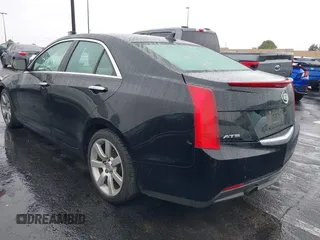 2013 Cadillac ATS z VIN 1G6AA5RA6D0122459, wystawiony jako IAAI lot #41549859 z przebiegiem 144 641 mil mil oraz . Historia ofert i sprzedaży dostępna na DreamBid. Obrazek 3.