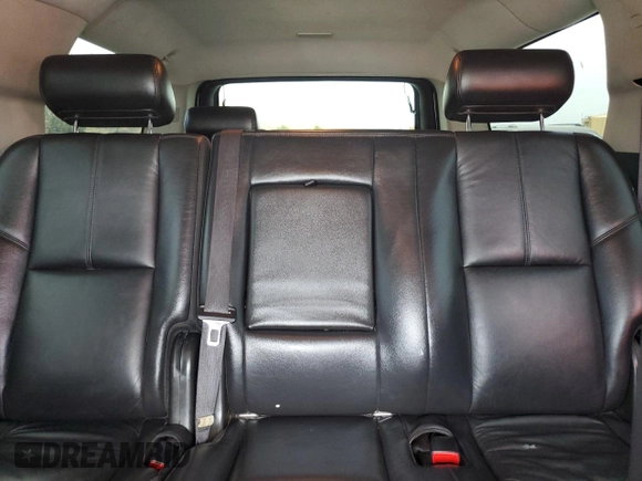 2010 Chevrolet Suburban LT with VIN 1GNUCJE02AR229968, listed as a Copart auction lot 56762975 with 305,863 mi miles and Salvage title. Bid and sale history available at DreamBid. Image 10.