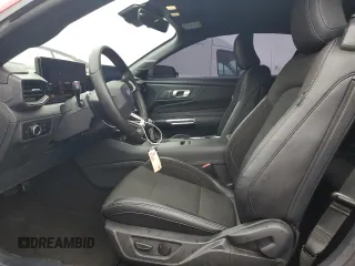 2024 Ford Mustang EcoBoost z VIN 1FAGP8UHXR5118099, wystawiony jako Copart lot #56729295 z przebiegiem 21 347 mil mil oraz Szkoda całkowita • Salvage title. Historia ofert i sprzedaży dostępna na DreamBid. Obrazek 7.
