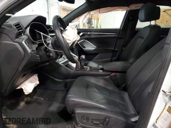 2021 Audi Q3 Premium z VIN WA1AUCF36M1154248, wystawiony jako Copart lot #52740915 z przebiegiem Nie podano mil oraz Szkoda całkowita • Salvage title. Historia ofert i sprzedaży dostępna na DreamBid. Obrazek 7.